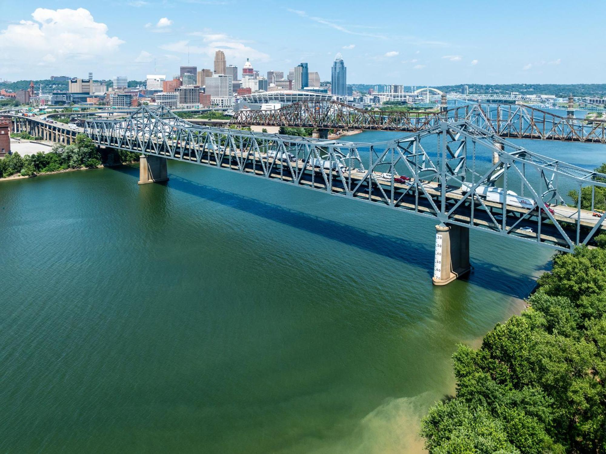 Holiday Inn Express & Suites Cincinnati Riverfront By Ihg Covington Exteriör bild