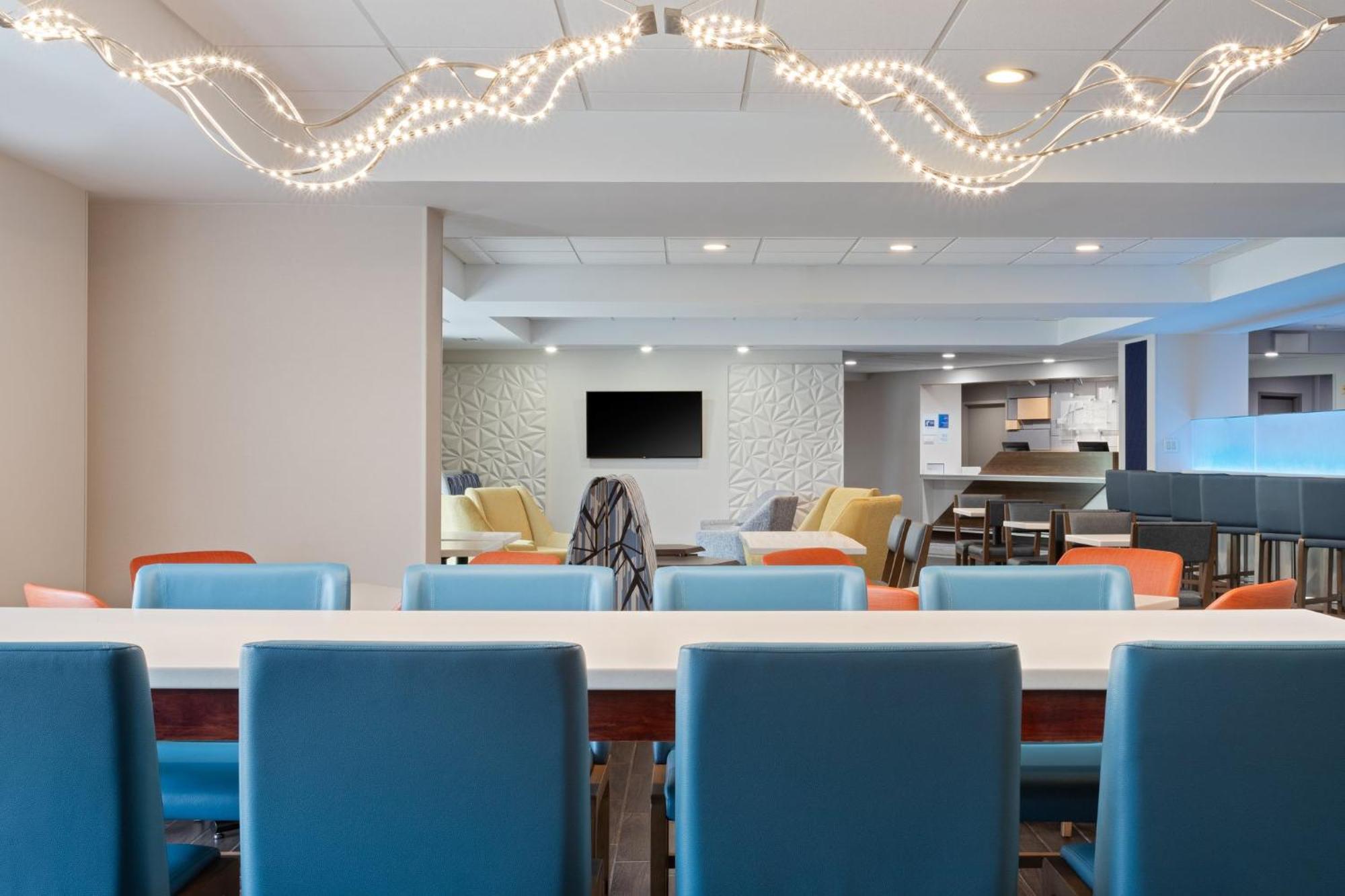 Holiday Inn Express & Suites Cincinnati Riverfront By Ihg Covington Exteriör bild