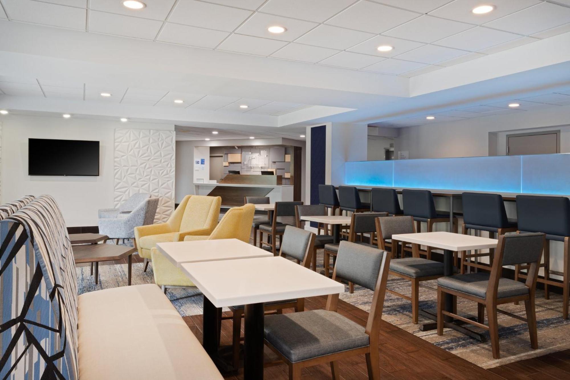 Holiday Inn Express & Suites Cincinnati Riverfront By Ihg Covington Exteriör bild