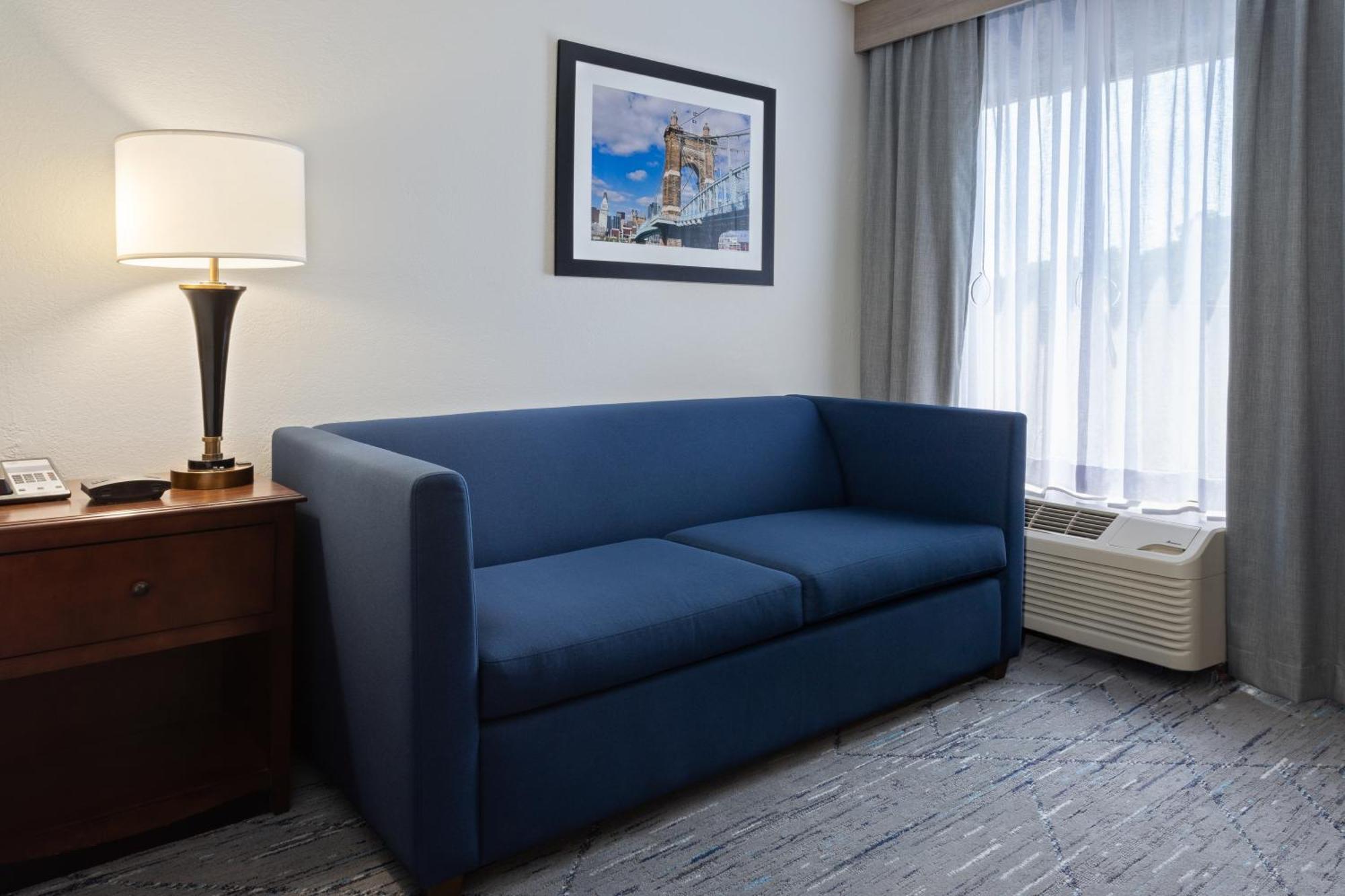 Holiday Inn Express & Suites Cincinnati Riverfront By Ihg Covington Exteriör bild